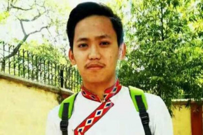 tibetan student in india shouts freedom and sets himself on fire