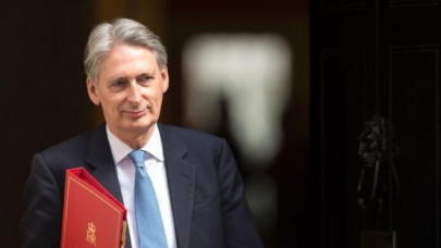 hammond says uk will pay brexit debts admits cabinet splits hammond says uk will pay brexit debts admits cabinet splits