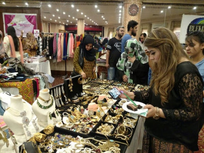 the indie art and craft show brings together crafters and buyers