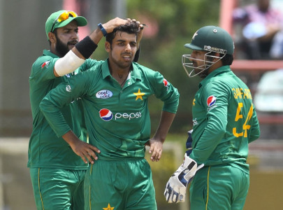 yasir shah recommends four day cricket to shadab khan yasir shah recommends four day cricket to shadab khan