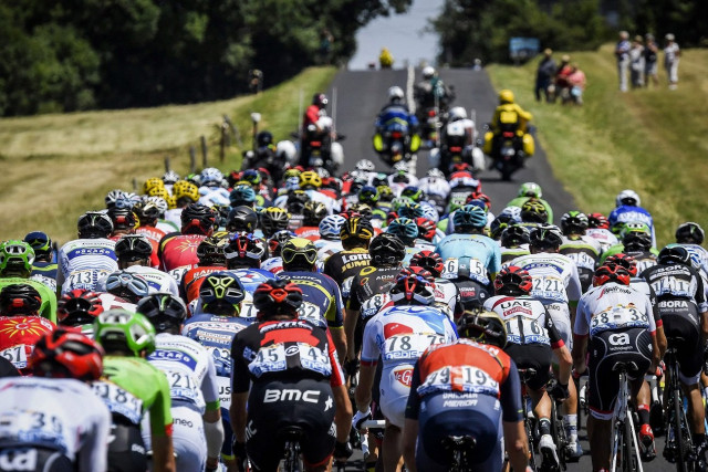 waste management with 10 12million roadside fans watching the race who can throw away between 10 and 20 tonnes of rubbish on a single stage the top priority for tour organisers is to manage its waste photo afp waste management with 10 12million roadside fans watching the race who can throw away between 10 and 20 tonnes of rubbish on a single stage the top priority for tour organisers is to manage its waste photo afp