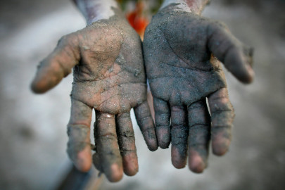 four workers die cleaning tank in factory four workers die cleaning tank in factory