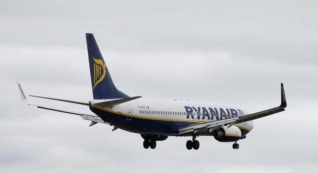 a ryanair aircraft lands at manchester airport in manchester north west england britain may 26 2015 photo reuters a ryanair aircraft lands at manchester airport in manchester north west england britain may 26 2015 photo reuters