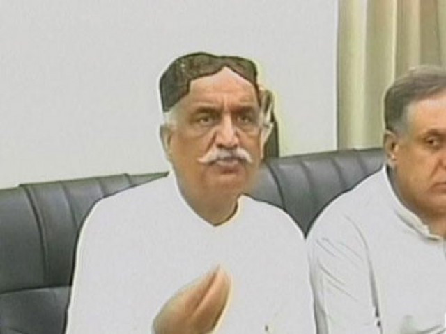 opposition leader in na khurshid shah addressing a gathering on july 22 2017 express news screen grab opposition leader in na khurshid shah addressing a gathering on july 22 2017 express news screen grab