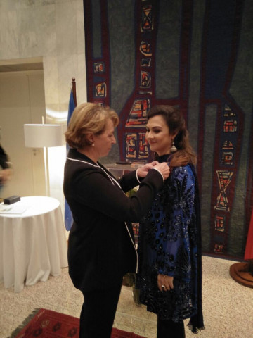 the french ambassador to pakistan martine dorance presented the award to memon at a reception photo twitter the french ambassador to pakistan martine dorance presented the award to memon at a reception photo twitter
