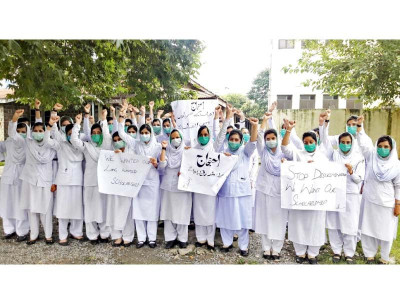 abbottabad nursing students go on strike
