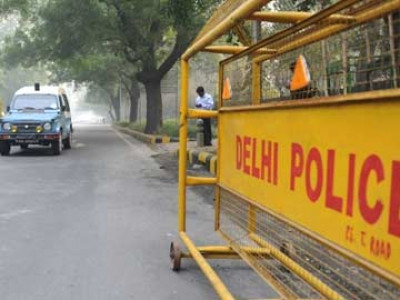 delhi cop suspended for masturbating before female colleagues delhi cop suspended for masturbating before female colleagues