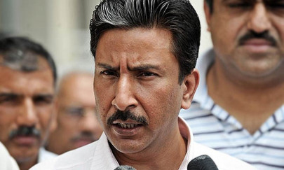 former cricketer saleem malik joins pml q