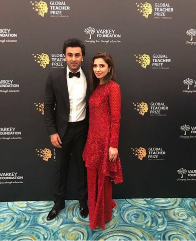 mahira khan and ranbir kapoor attend the global teacher prize ceremony in dubai photo publicity mahira khan and ranbir kapoor attend the global teacher prize ceremony in dubai photo publicity