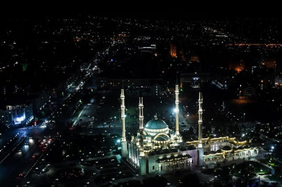 grozny emerges from ruins to become a showcase for islam