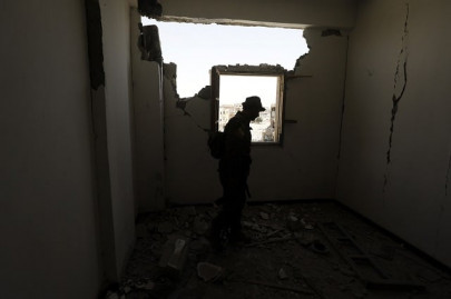 turkey arrests british man at resort over kurd militia links