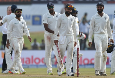 india sink sri lanka in first test