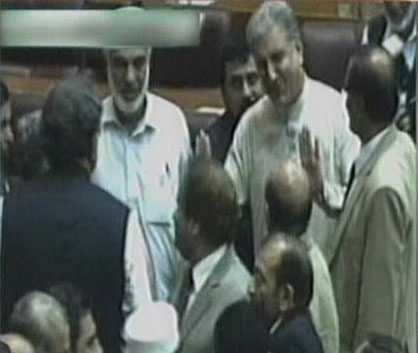 in bad taste shah mehmood qureshi refuses to shake hands with new pm
