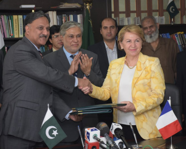 female higher education france keen to collaborate with pakistan female higher education france keen to collaborate with pakistan