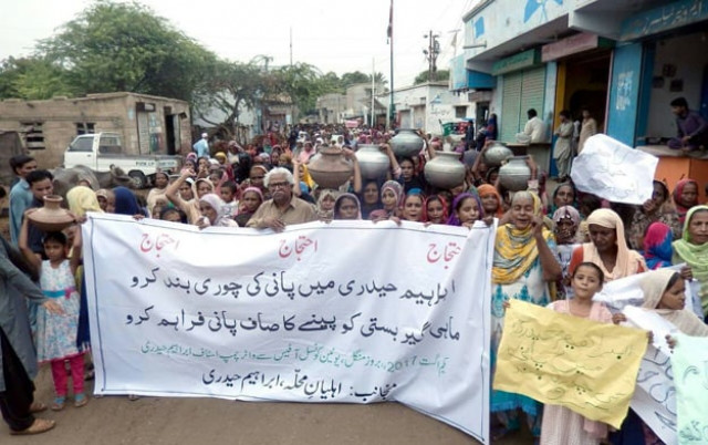 residents of ibrahim hyderi claim that the area has been facing an acute shortage of water for past many months photo courtesy pakistan fisherfolk forum residents of ibrahim hyderi claim that the area has been facing an acute shortage of water for past many months photo courtesy pakistan fisherfolk forum