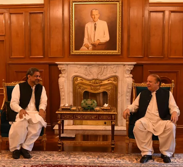 pm abbasi meets nawa sharif photo express pm abbasi meets nawa sharif photo express