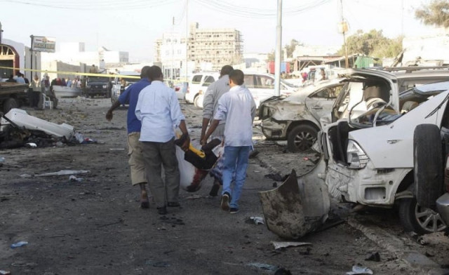 relatives carry the body of their kin killed in an attack at beachside restaurant beach view cafe on lido beach in somalia 039 s capital mogadishu january 22 2016 photo reuters relatives carry the body of their kin killed in an attack at beachside restaurant beach view cafe on lido beach in somalia 039 s capital mogadishu january 22 2016 photo reuters
