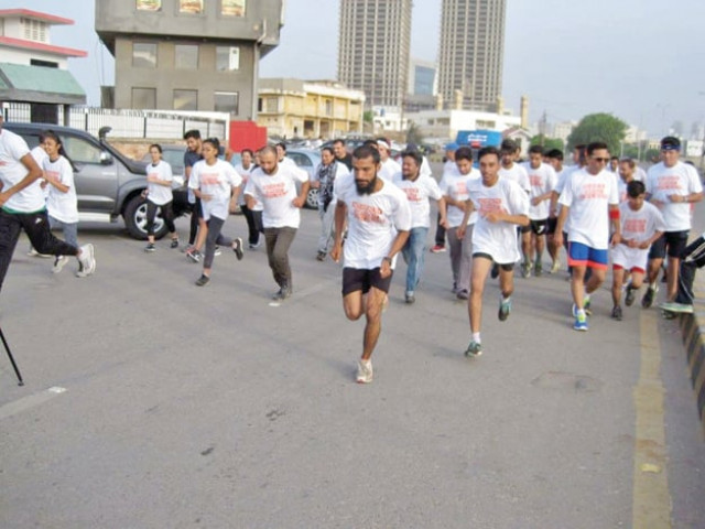 a large number of youngsters participated in the run to create awareness about mental health photo karwan e hayat a large number of youngsters participated in the run to create awareness about mental health photo karwan e hayat