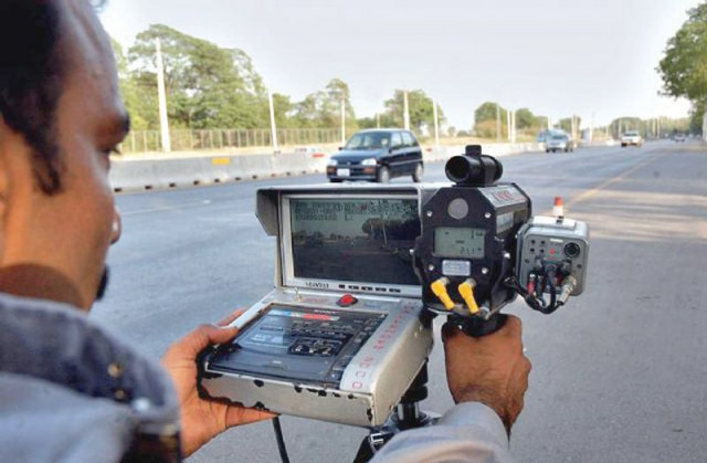 35 police surveillance cameras go online in karachi 35 police surveillance cameras go online in karachi