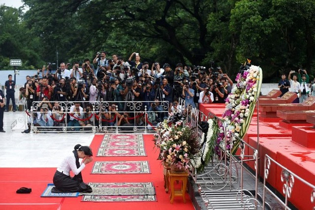 myanmar state counselor aung san suu kyi attends an event marking the 70th anniversary of martyrs 039 day at the martyrs 039 mausoleum dedicated to the fallen independence heroes including her father general aung san in yangon myanmar july 19 2017 picture taken on july 19 2017 photo reuters myanmar state counselor aung san suu kyi attends an event marking the 70th anniversary of martyrs 039 day at the martyrs 039 mausoleum dedicated to the fallen independence heroes including her father general aung san in yangon myanmar july 19 2017 picture taken on july 19 2017 photo reuters