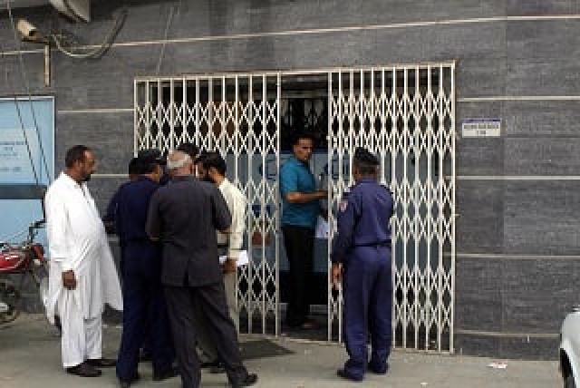 swift operation the robbers clad in shalwar kameez only took one and a half minute to complete the bank heist photo mohammad noman swift operation the robbers clad in shalwar kameez only took one and a half minute to complete the bank heist photo mohammad noman