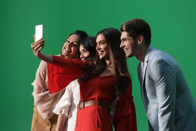 deepika padukone teams up with oppo to surprise her pakistani fans deepika padukone teams up with oppo to surprise her pakistani fans