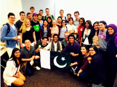 at least 21 students tour us midwest