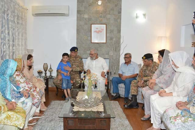 coas general qamar javed bajwa visiting late major salman 039 s family photo ispr coas general qamar javed bajwa visiting late major salman 039 s family photo ispr