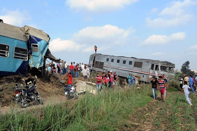 egyptian security forces stand guard at the site of a train collision in the area of khorshid in egypts mediterranean city of alexandria on august 11 2017 photo afp egyptian security forces stand guard at the site of a train collision in the area of khorshid in egypts mediterranean city of alexandria on august 11 2017 photo afp