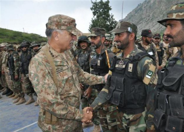 peshawar corps commander lieutenant general nazir ahmed butt meets troops in rajgal valley khyber agency photo ispr