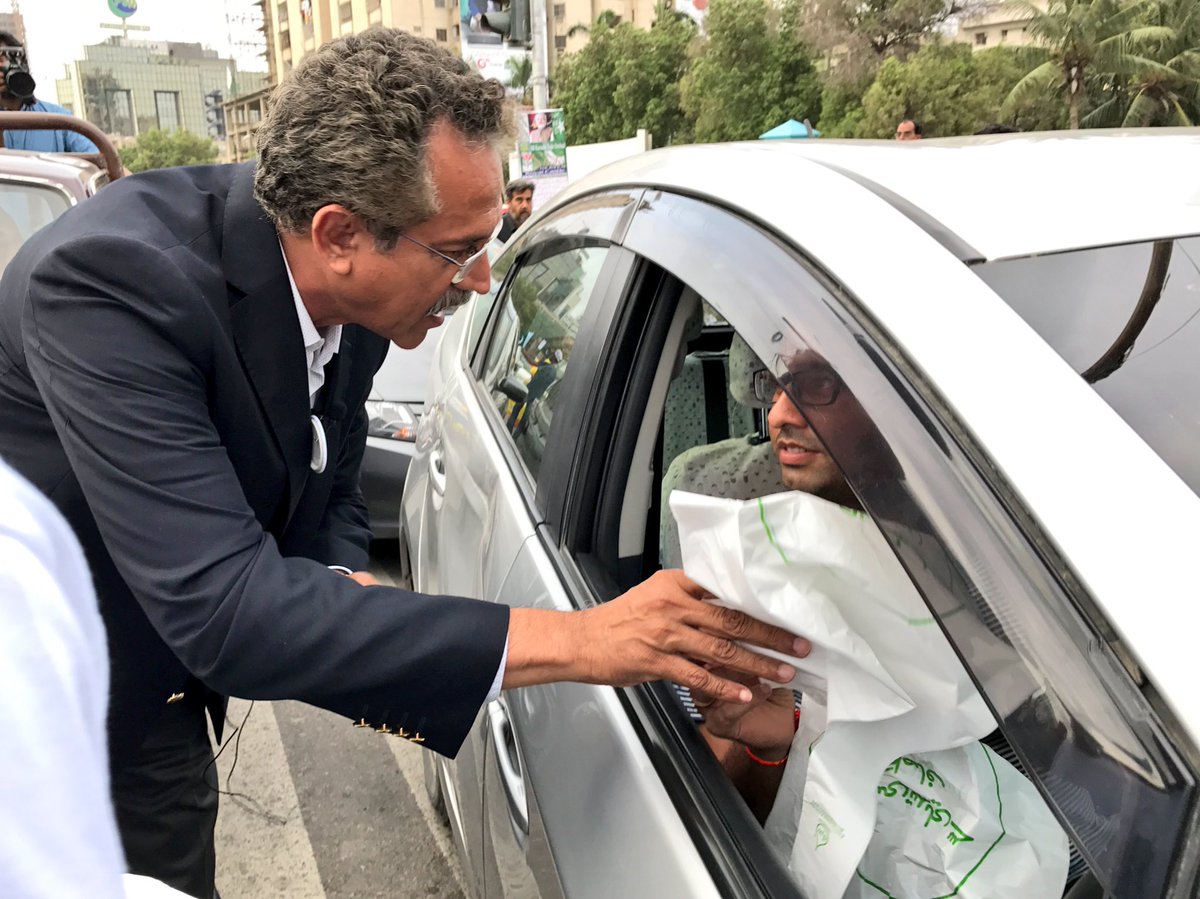 mayor karachi distributing bags in cleanliness campaign photo twitter