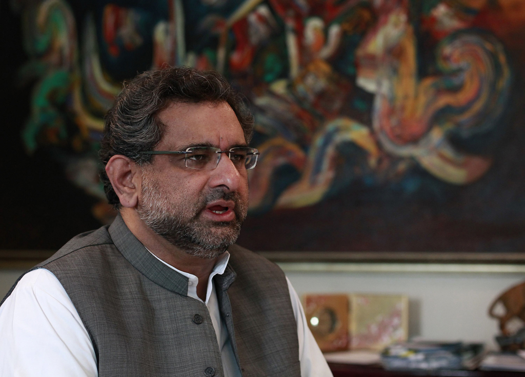 pm abbasi appoints five advisers