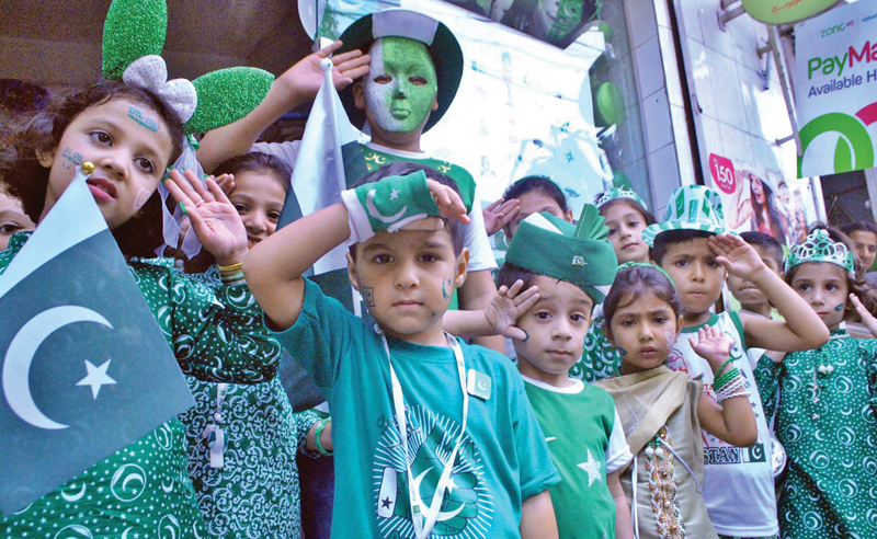 children salute for the country photo online