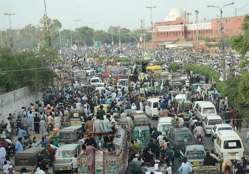 a view of the traffic jam at numaish cowrangi on ma jinnah road photo mohammad noman express