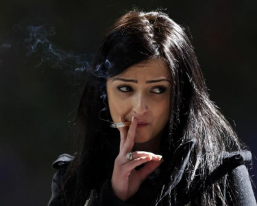is smoking banned for women in pakistan