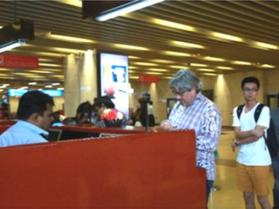 no protocol for vips at airports across country orders interior ministry no protocol for vips at airports across country orders interior ministry