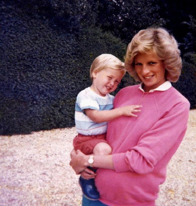 britain 039 s prince william and the late diana princess of wales are seen in an undated photo released by kensington palace on july 23 2017 photo reuters