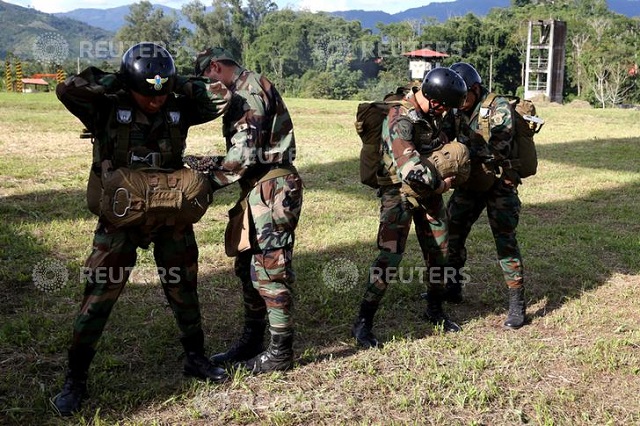 peruvian paratroopers are seen during a practice at mazamari military base in the amazon province of satipo peru june 9 2017 photo reuters