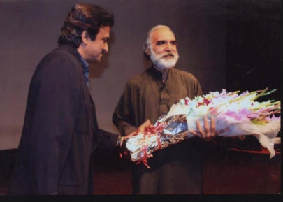 veteran actor iftikhar qaiser s family unable to pay for his medical treatment