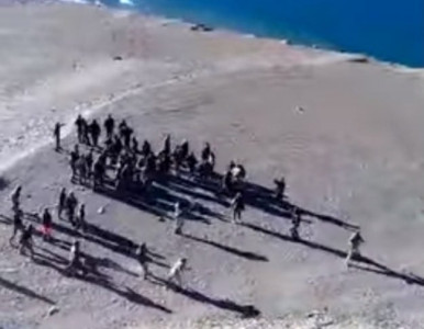 video shows chinese and indian soldiers clash in ladakh its authenticity unconfirmed video shows chinese and indian soldiers clash in ladakh its authenticity unconfirmed