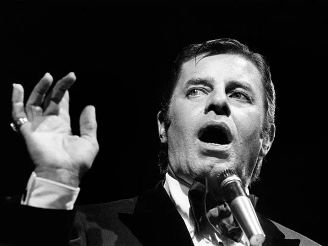 jerry lewis performs at l 039 olympia in paris in 1976 afp file jerry lewis performs at l 039 olympia in paris in 1976 afp file