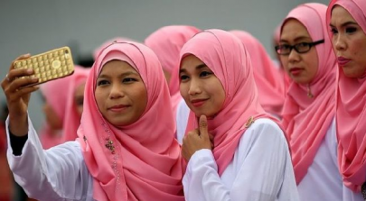 malaysia s muslim women face more online abuse than others