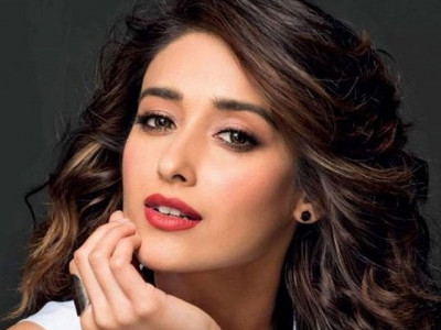 ileana d cruz calls out male fans for harassing her during traffic jam ileana d cruz calls out male fans for harassing her during traffic jam