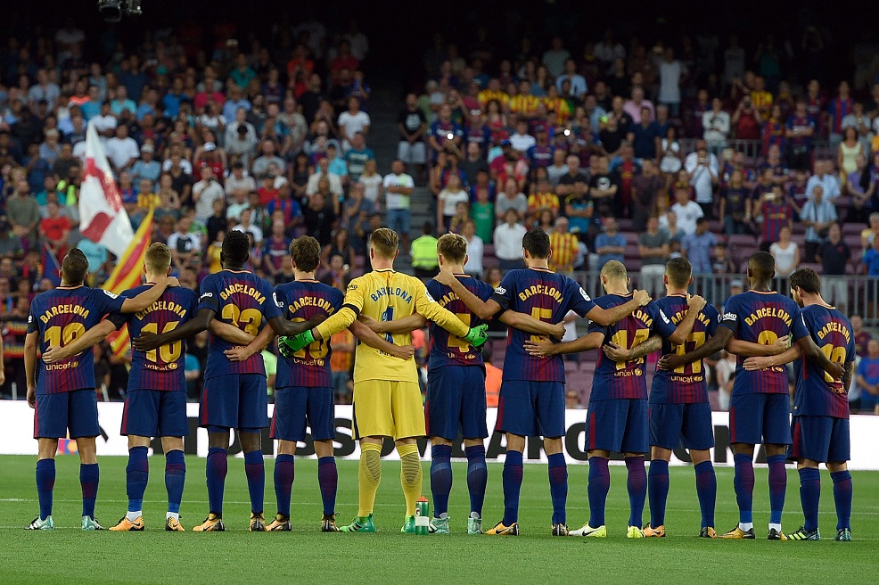 tribute to the fallen a minute 039 s silence was held before kick off whilst barcelona players wore black armbands and shirts with 039 barcelona 039 replacing individual names on the back photo afp