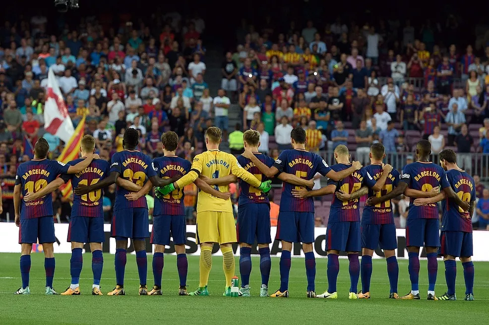 tribute to the fallen a minute 039 s silence was held before kick off whilst barcelona players wore black armbands and shirts with 039 barcelona 039 replacing individual names on the back photo afp tribute to the fallen a minute 039 s silence was held before kick off whilst barcelona players wore black armbands and shirts with 039 barcelona 039 replacing individual names on the back photo afp