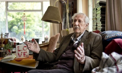 brian aldiss grand master of science fiction literature dies at 92 brian aldiss grand master of science fiction literature dies at 92