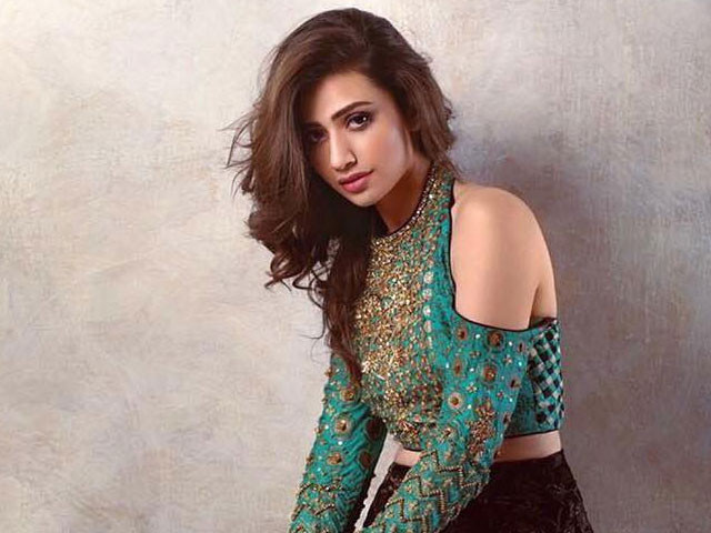 photo instagram sana javed