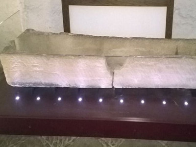 museum visitor damages 800 year old coffin for a photo