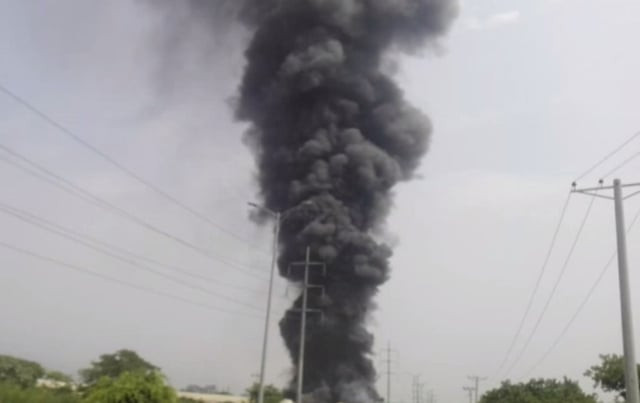 some 24 rescuers with seven fire brigade truck are involved in the operation to extinguish the fire photo arsalan altaf some 24 rescuers with seven fire brigade truck are involved in the operation to extinguish the fire photo arsalan altaf
