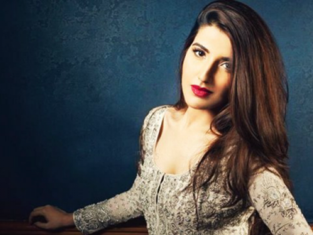 PHOTO: HAREEMFAROOQOFFICIAL.COM